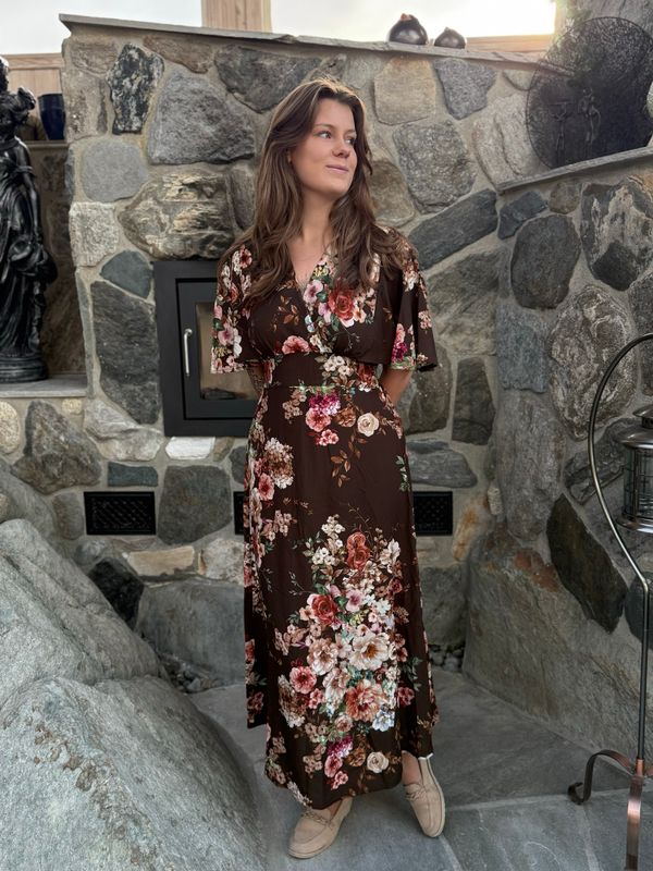 Pernille kjole brun
