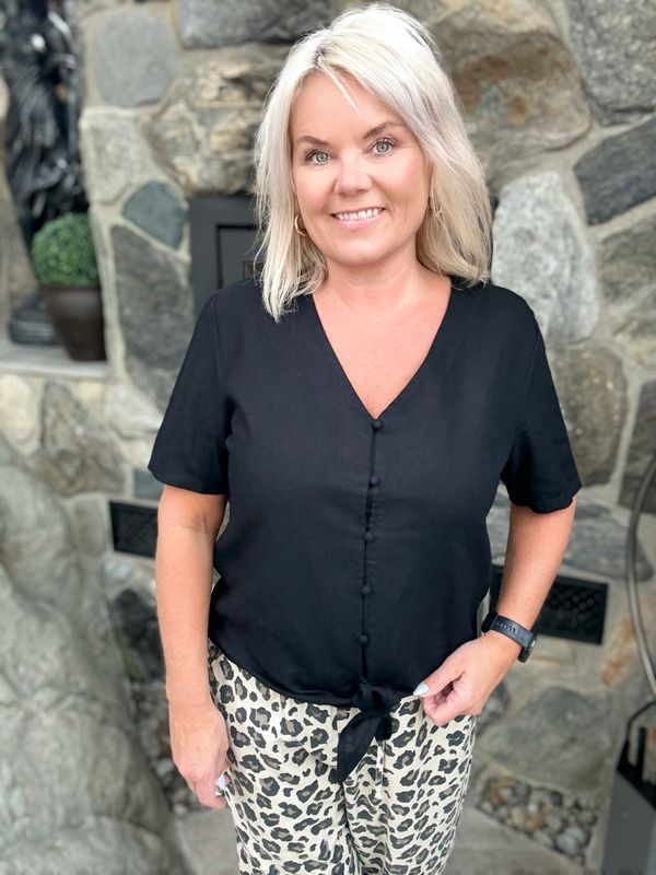 Lava Blouse fra Freequent – Black