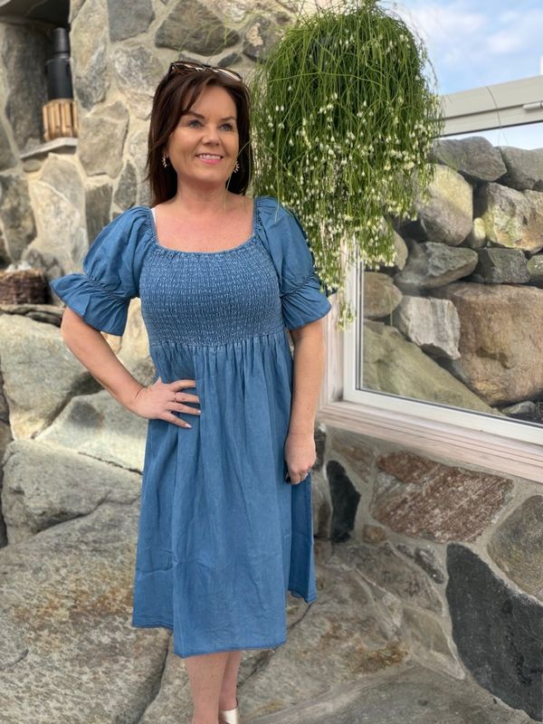 Shortsmock kjole tencel