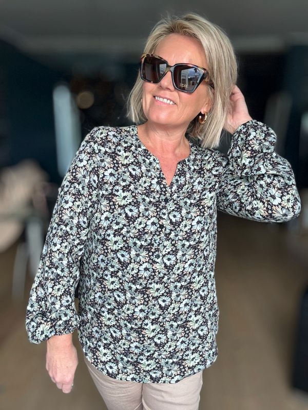 Bluse med blomster grønn