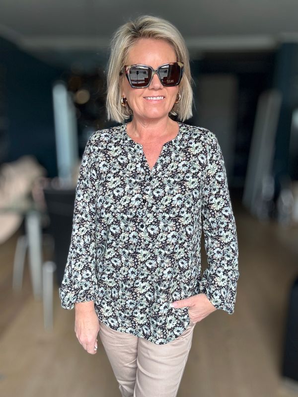 Bluse med blomster grønn