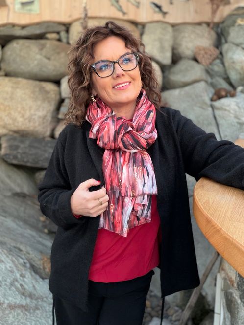 Hovedbilde Skjerf 122 rødt skjerf