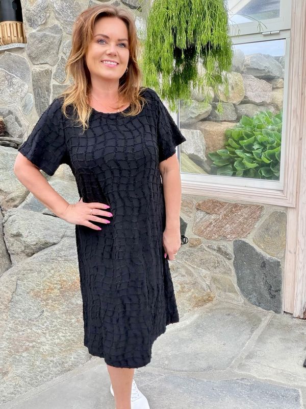 ALFI Kjole – Black