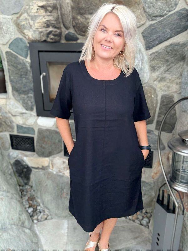 Lava dress med knapper sort