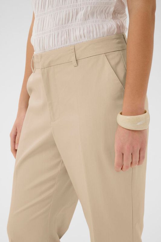Gia 7/8 Flared Pant – Cream