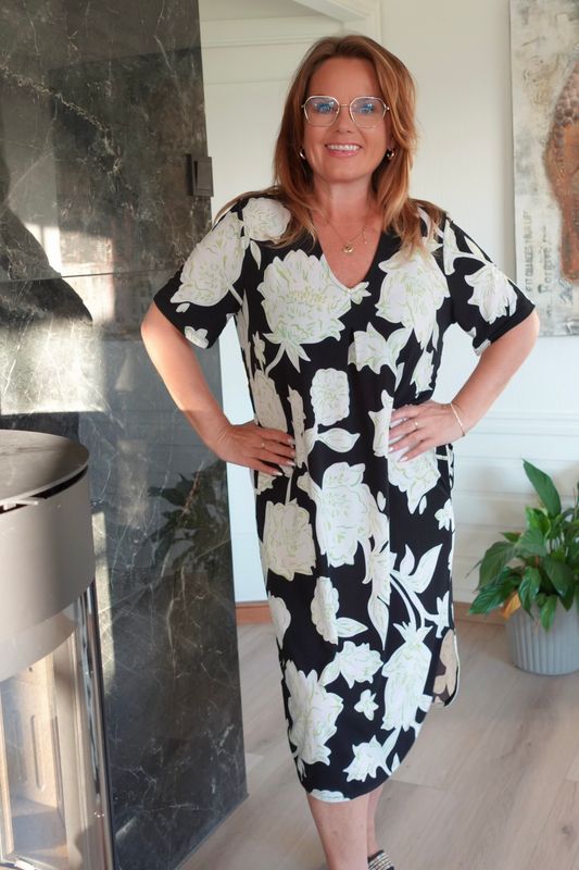 Floi dress Black w. Bud Green